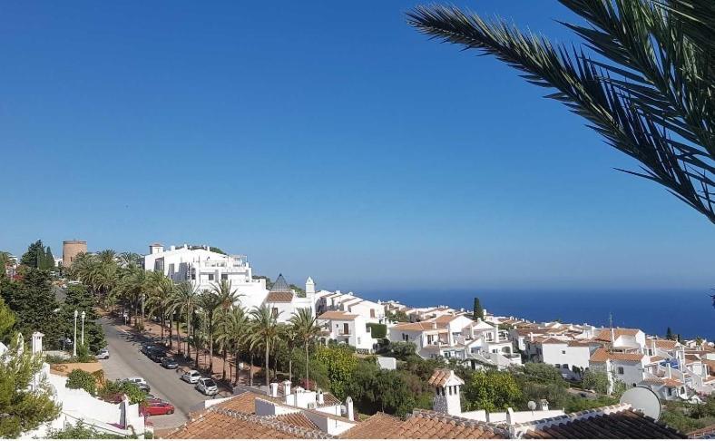 Lovely 2 Bedroom In Capuchinos, San Juan De Capistrano, Nerja Kültér fotó